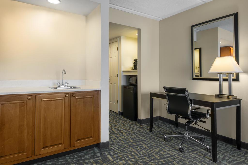 Holiday Inn Savannah South - I-95 Gateway By Ihg Georgetown Exterior photo
